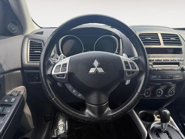 Photo of 2013 White Pearl Mitsubishi Outlander Sport