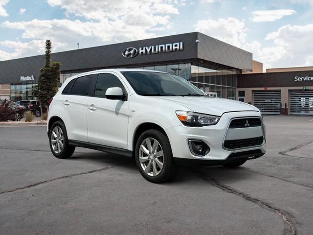Photo of 2013 White Pearl Mitsubishi Outlander Sport