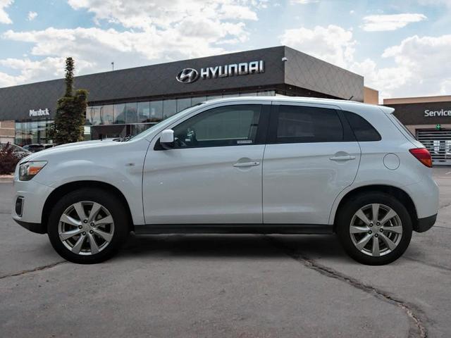 Photo of 2013 White Pearl Mitsubishi Outlander Sport