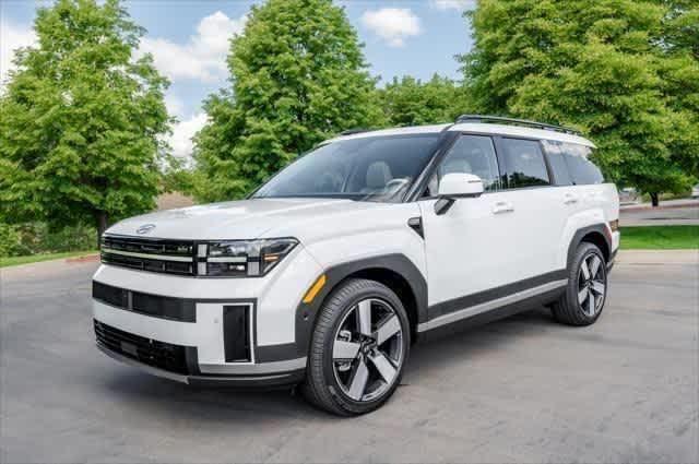 Photo of 2025 White Hyundai SANTA FE HEV
