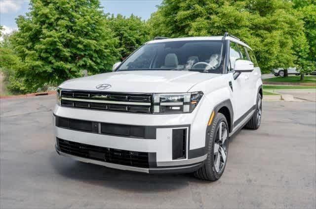 Photo of 2025 White Hyundai SANTA FE HEV