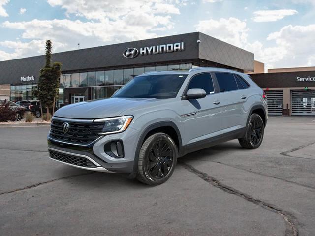 Photo of 2024 Pure Gray Volkswagen Atlas Cross Sport