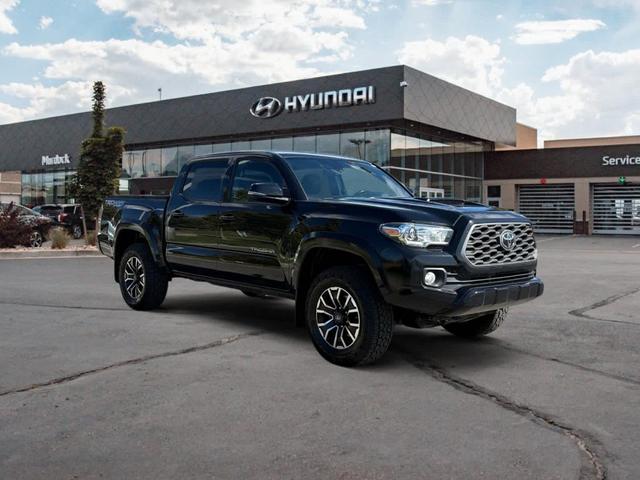 Photo of 2021 Midnight Black Metallic Toyota Tacoma