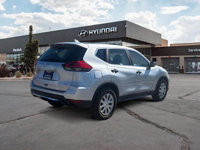 Photo of 2017 Brilliant Silver Nissan Rogue