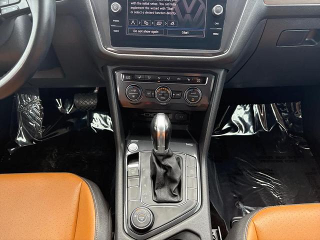 Photo of 2019 Deep Black Pearl Effect Volkswagen Tiguan