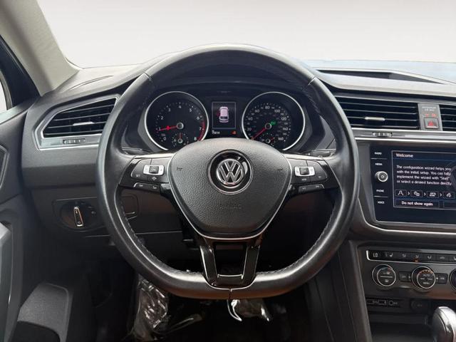 Photo of 2019 Deep Black Pearl Effect Volkswagen Tiguan