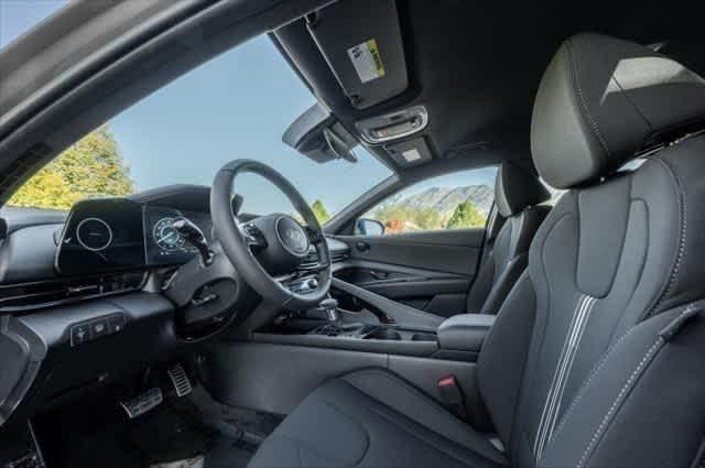Photo of 2025 White Hyundai ELANTRA HEV
