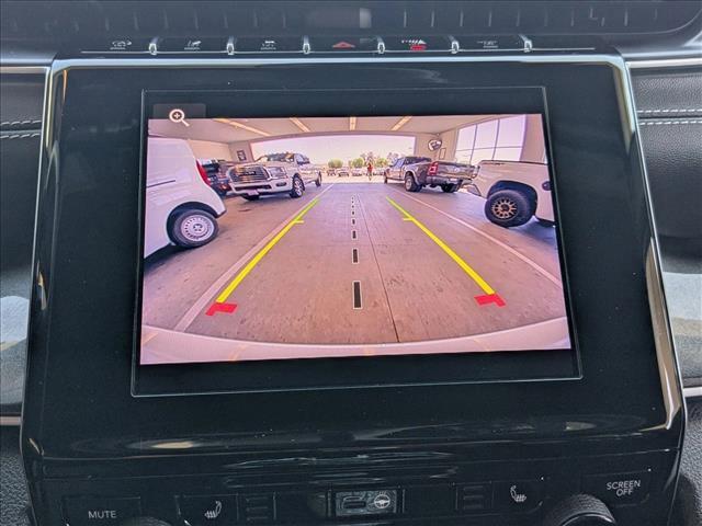 Photo of 2023 Bright White Clearcoat Jeep Grand Cherokee