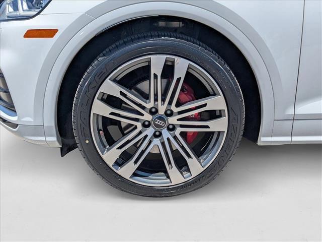 Photo of 2020 Glacier White Metallic Audi SQ5