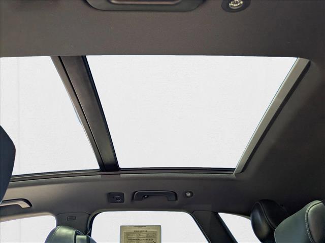 Photo of 2020 Glacier White Metallic Audi SQ5