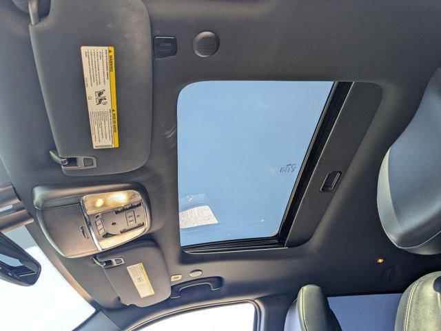 Photo of 2022 Bright White Clearcoat Jeep Grand Cherokee