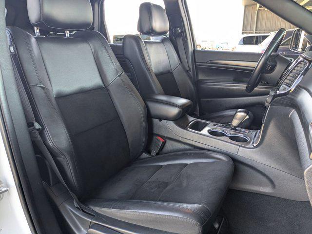 Photo of 2022 Bright White Clearcoat Jeep Grand Cherokee
