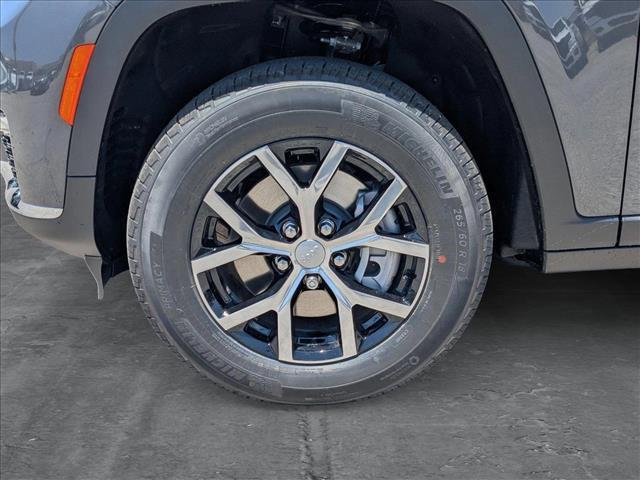 Photo of 2025 Baltic Gray Metallic Clearcoat Jeep Grand Cherokee L