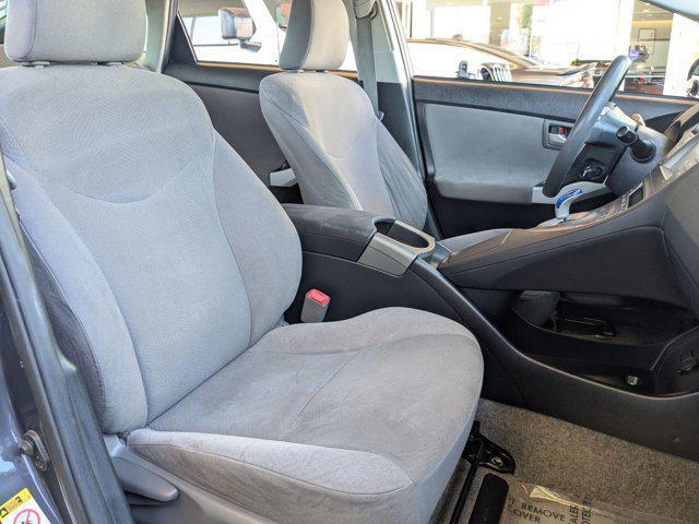 Photo of 2013 Winter Gray Metallic Toyota Prius