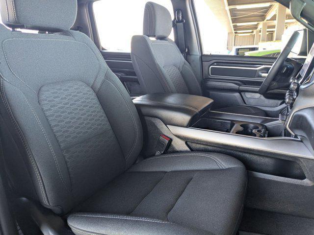 Photo of 2025 Diamond Black Crystal Pearlcoat RAM 1500