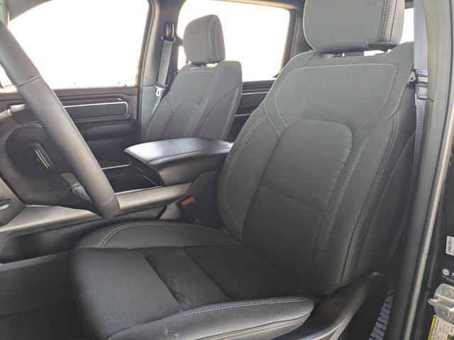 Photo of 2025 Diamond Black Crystal Pearlcoat RAM 1500