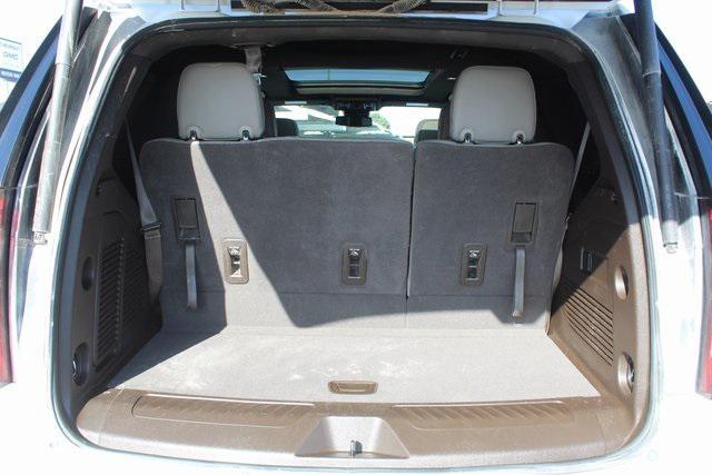 Photo of 2023 White Frost Tricoat GMC Yukon