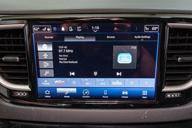Photo of 2023 Granite Crystal Metallic Clearcoat Chrysler Pacifica