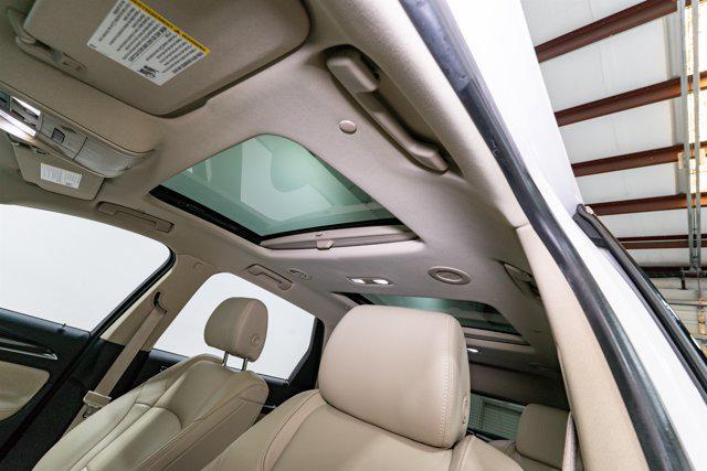Photo of 2019 White Frost Tricoat Buick Enclave
