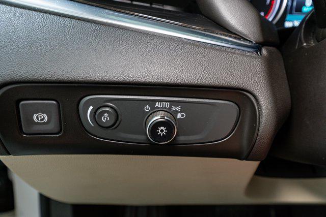 Photo of 2019 White Frost Tricoat Buick Enclave