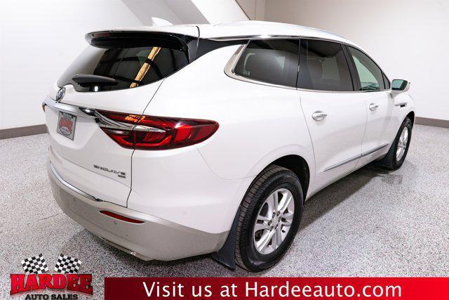 Photo of 2019 White Frost Tricoat Buick Enclave