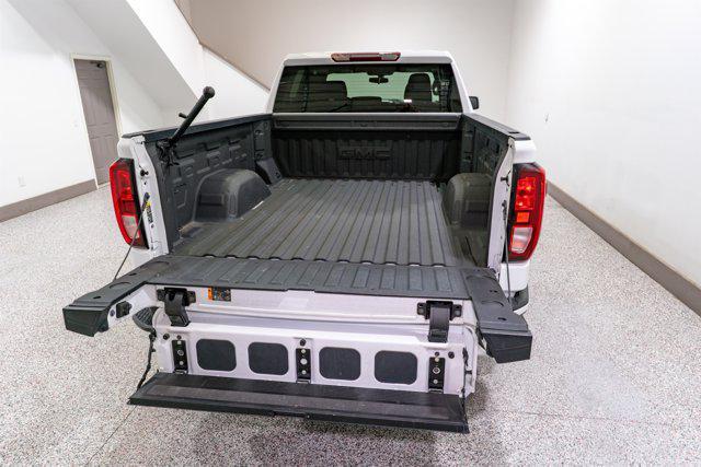 Photo of 2022 Summit White GMC Sierra 1500