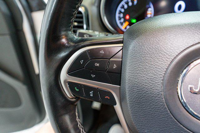 Photo of 2020 Bright White Clearcoat Jeep Grand Cherokee