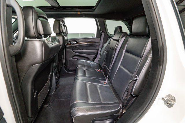 Photo of 2020 Bright White Clearcoat Jeep Grand Cherokee