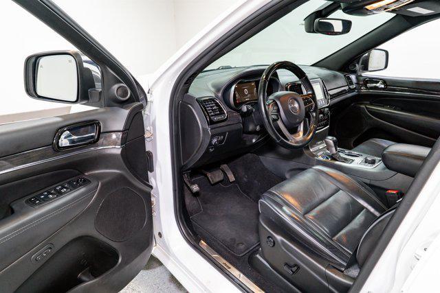 Photo of 2020 Bright White Clearcoat Jeep Grand Cherokee