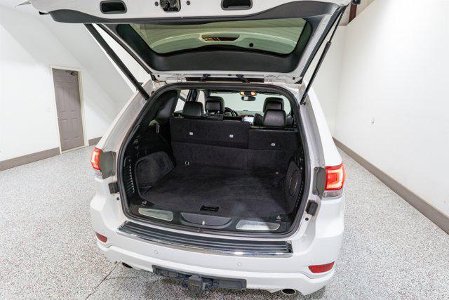 Photo of 2020 Bright White Clearcoat Jeep Grand Cherokee
