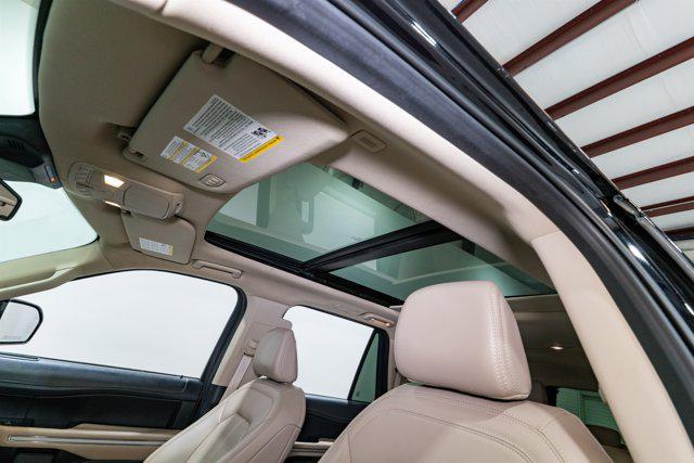 Photo of 2023 Agate Black Metallic Ford Expedition Max