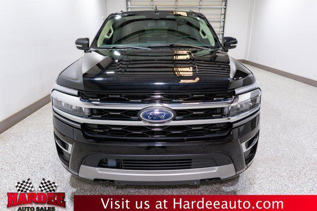 Photo of 2023 Agate Black Metallic Ford Expedition Max