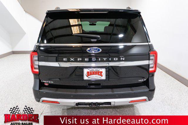 Photo of 2023 Agate Black Metallic Ford Expedition Max