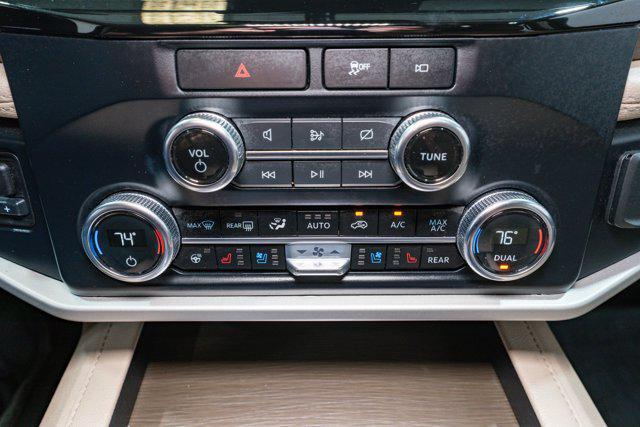Photo of 2023 Agate Black Metallic Ford Expedition Max