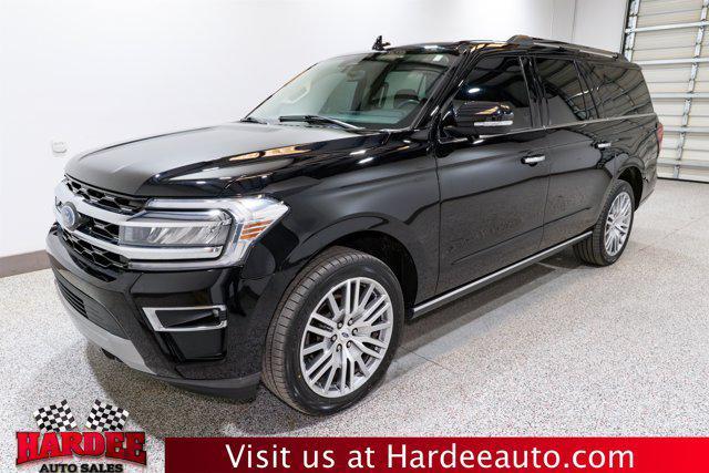 Photo of 2023 Agate Black Metallic Ford Expedition Max