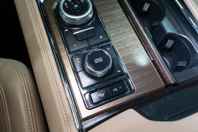 Photo of 2023 Agate Black Metallic Ford Expedition Max