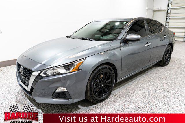 Photo of 2020 Gun Metallic Nissan Altima