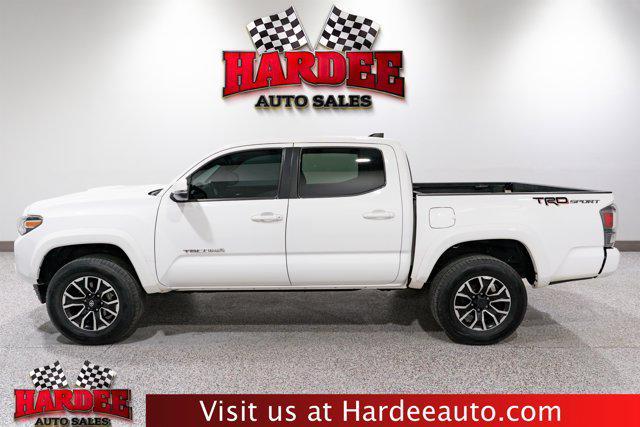 Photo of 2021 Super White Toyota Tacoma