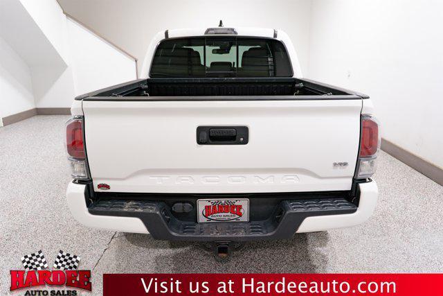 Photo of 2021 Super White Toyota Tacoma