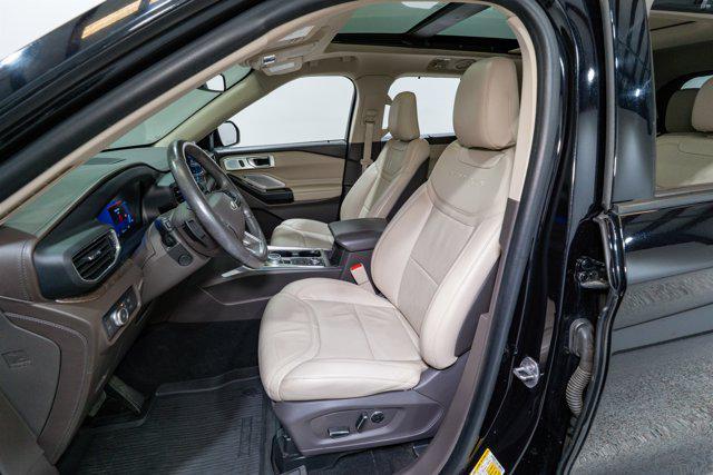 Photo of 2020 Agate Black Metallic Ford Explorer