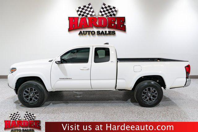Photo of 2022 White Toyota Tacoma