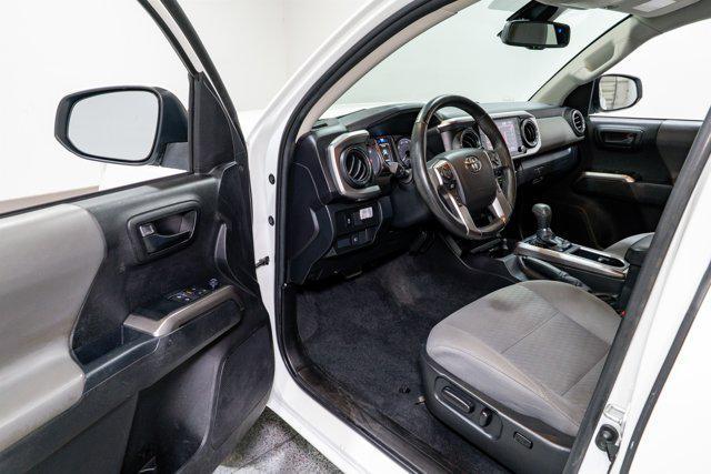 Photo of 2022 White Toyota Tacoma