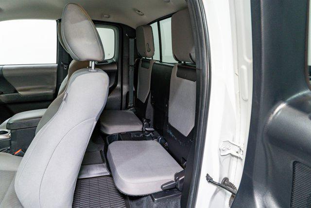 Photo of 2022 White Toyota Tacoma