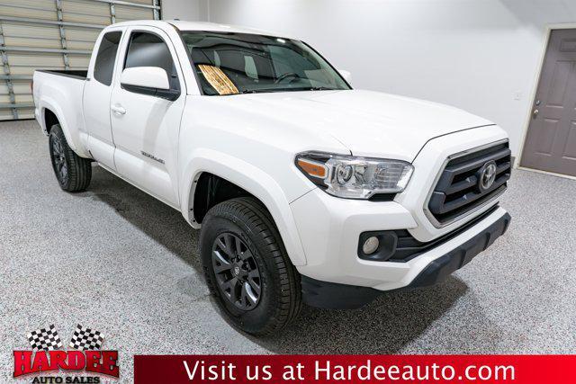 Photo of 2022 White Toyota Tacoma