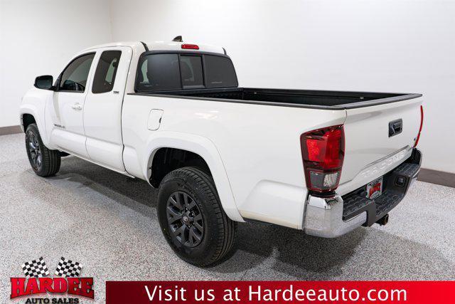 Photo of 2022 White Toyota Tacoma