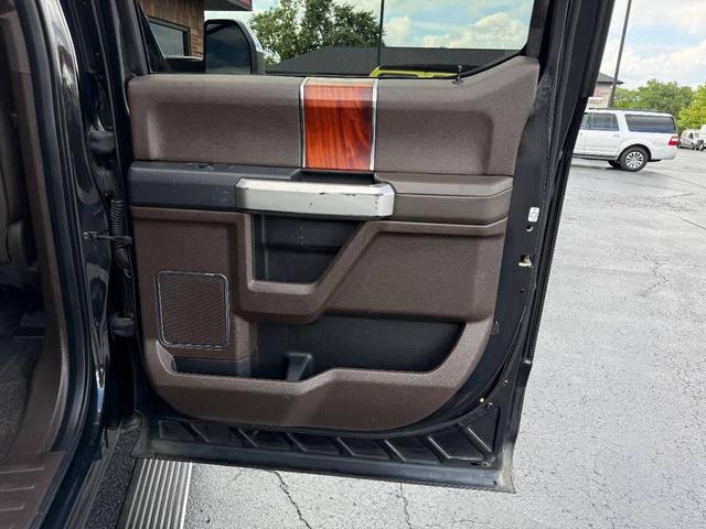 Photo of 2015 Tuxedo Black Metallic Ford F-150