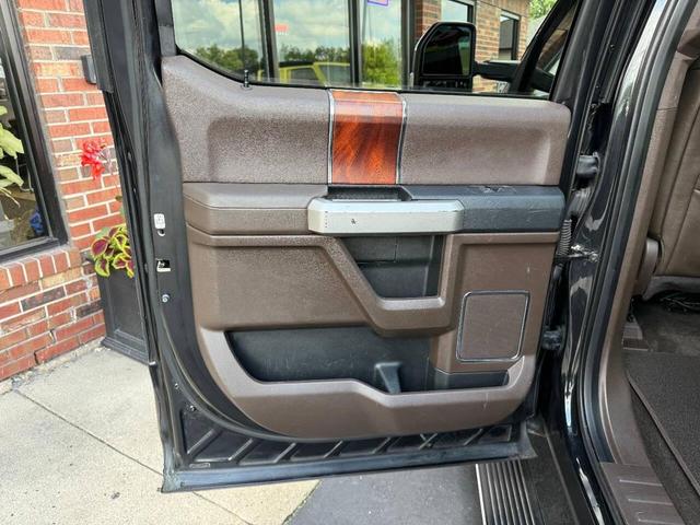Photo of 2015 Tuxedo Black Metallic Ford F-150