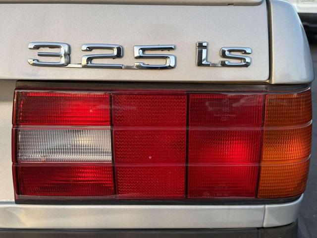 Photo of 1988 Gray BMW 325
