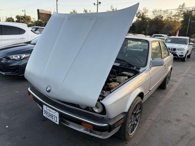 Photo of 1988 Gray BMW 325