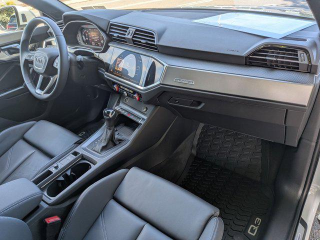 Photo of 2025 Glacier White Audi Q3